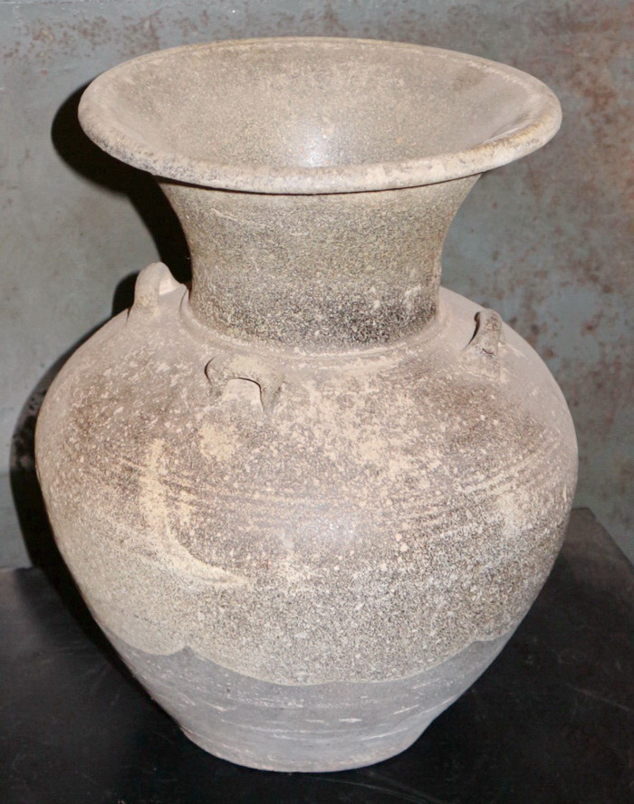 Sangkalon Sukhothai Vase