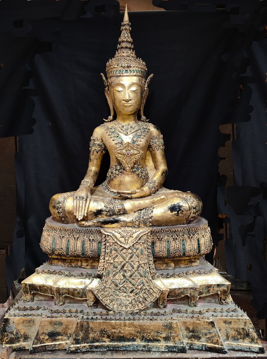 Giant royal Ayutthaya Buddha
