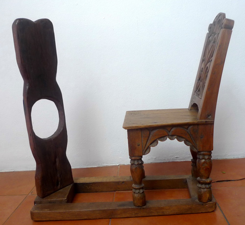 Chair and frame to cut tobacco leaves