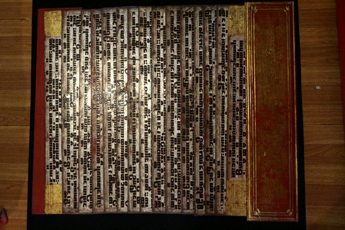 Kammavacca, buddhist temple. 16 pages + 2 covers (big size)