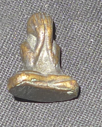 Buddha amulet (pit tha)