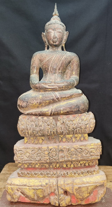 Ayutthaya Buddha on base