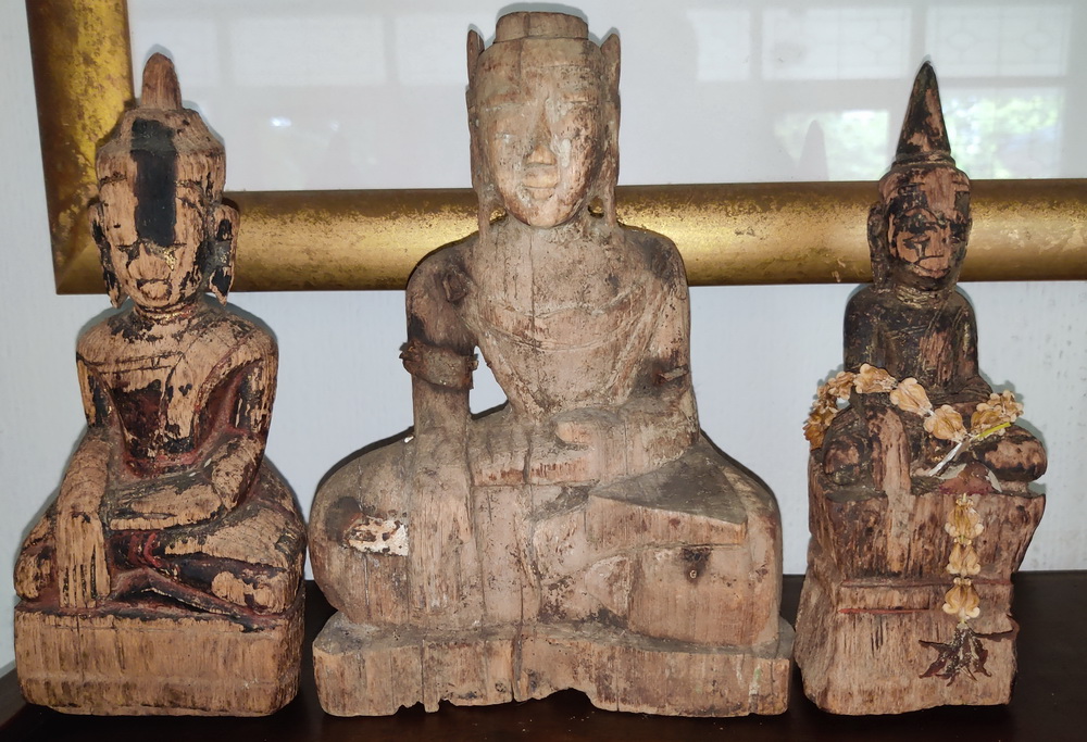 Set of 3 folk Shan Buddha $110 - 100 € - 3500 thb