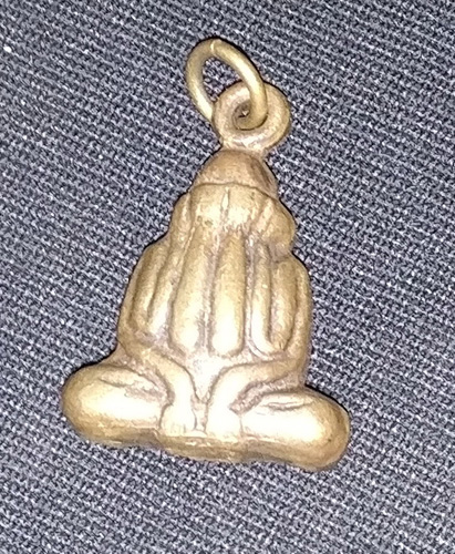 Pit Tha Buddha amulet - closed eyes