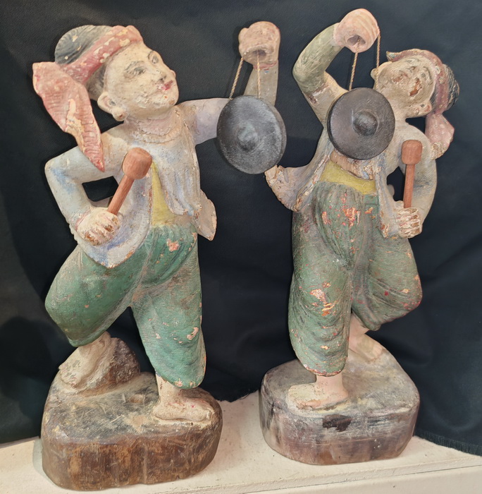 Pair of musicians - dancers