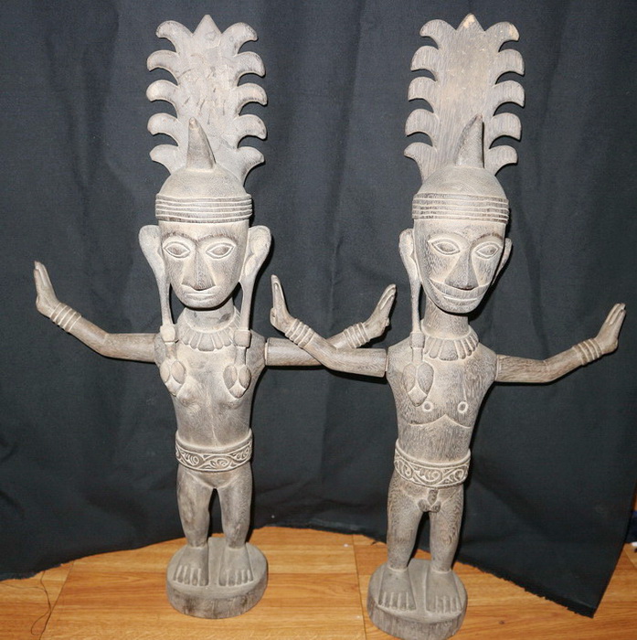 Couple of figures $44 - 40 € - 1500 thb